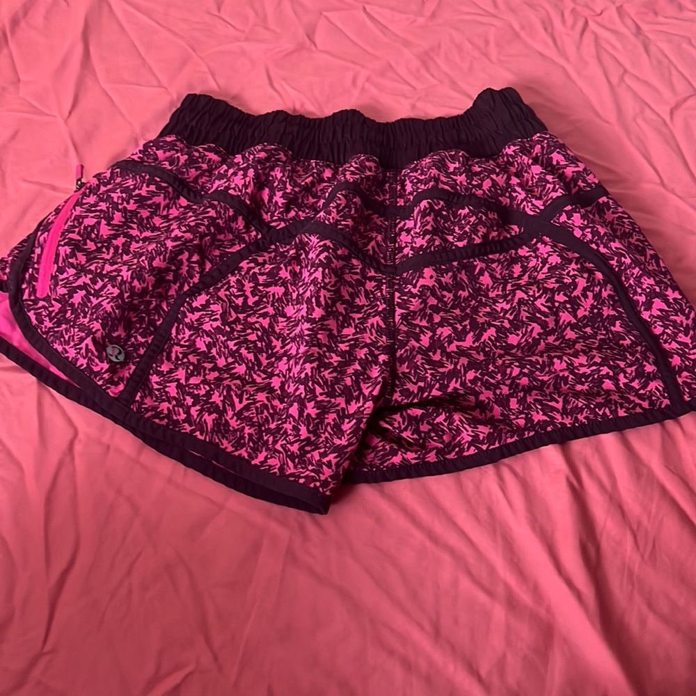 Lululemon 4 inch shorts size 6